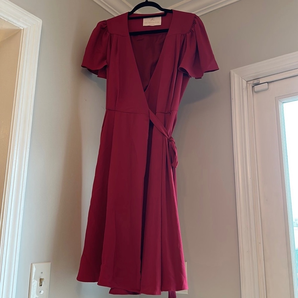 Gal meets glam dress maroon dress